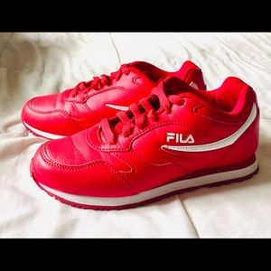 RED FILAS size 6